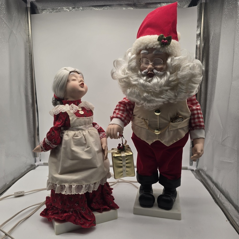 Telco Motionette Santa & Mrs Claus Musical Mommy Kissing Santa Animated Tested!